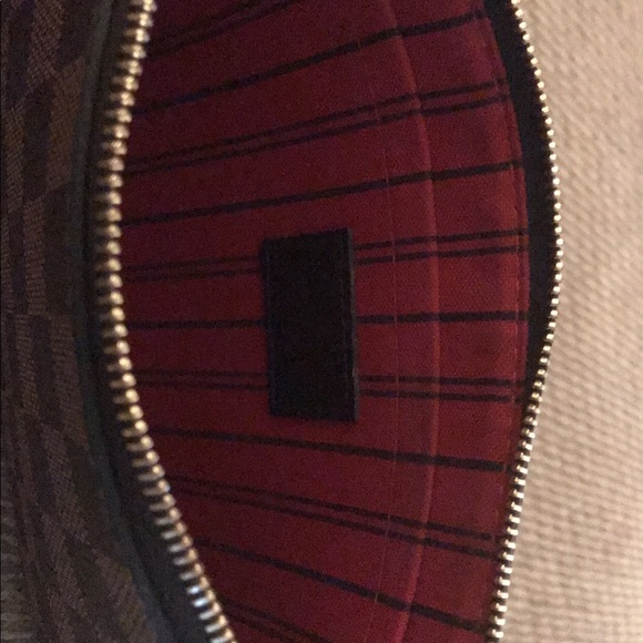Authentic Neverfull GM Pouch - Picture 3 of 4